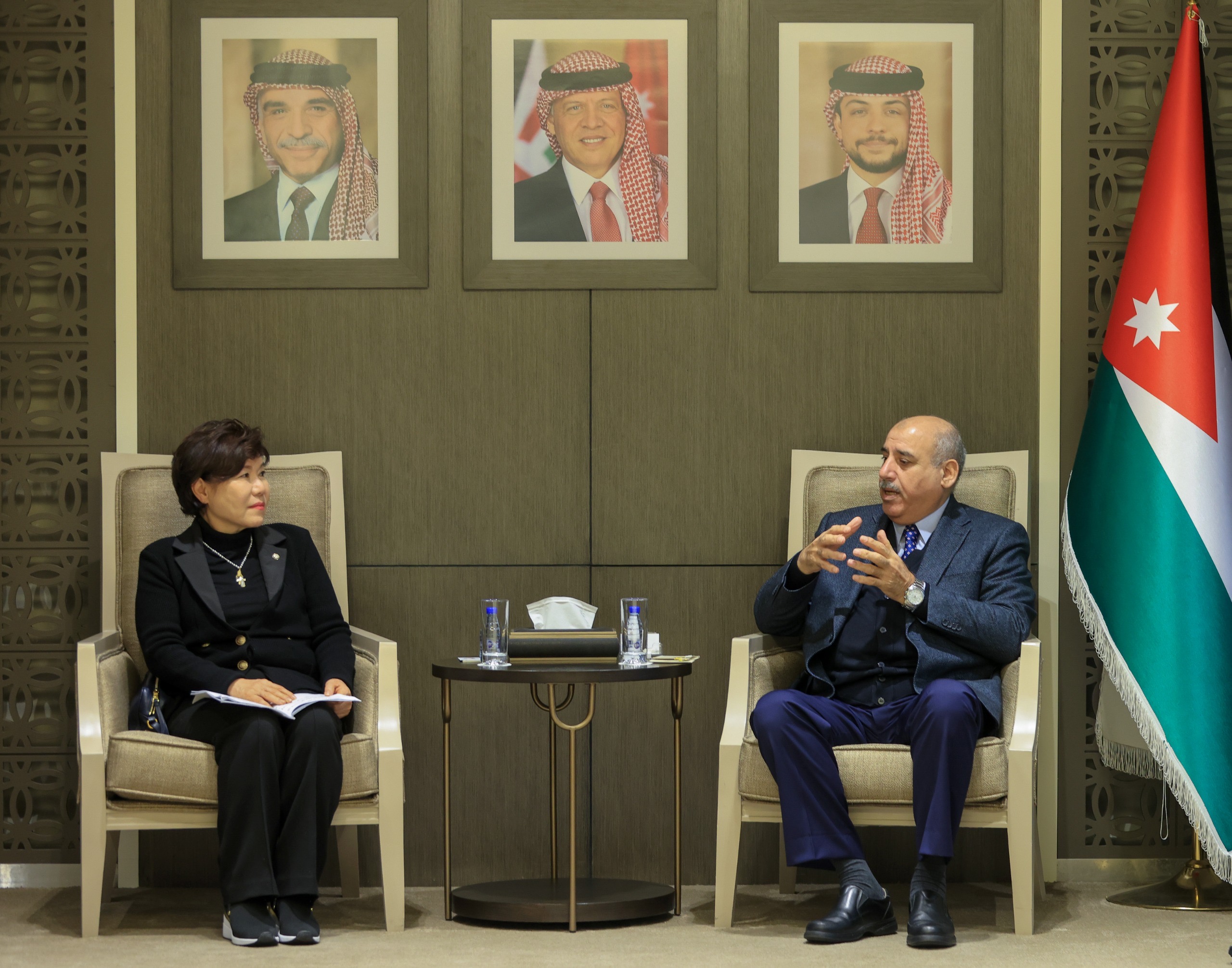 القاضي يستقل وفدا من مجلس نواب كوريا الجنوبية