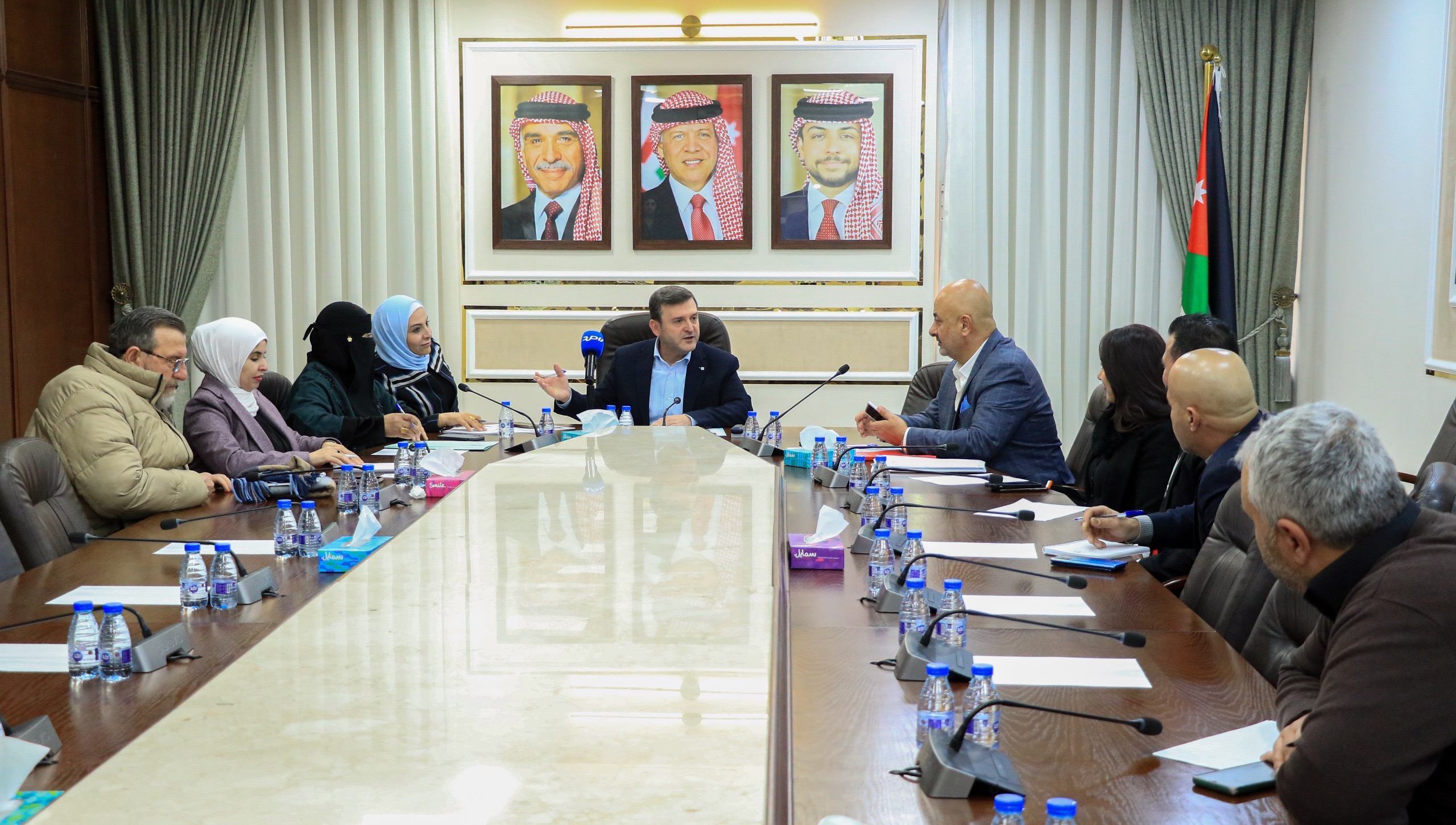 " السياحة النيابية" تلتقي شركة «تكرم» لخدمات المطار