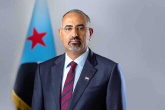 رئيس القيادة اليمنية يقيل عيدروس الزبيدي ويحيله للنيابة