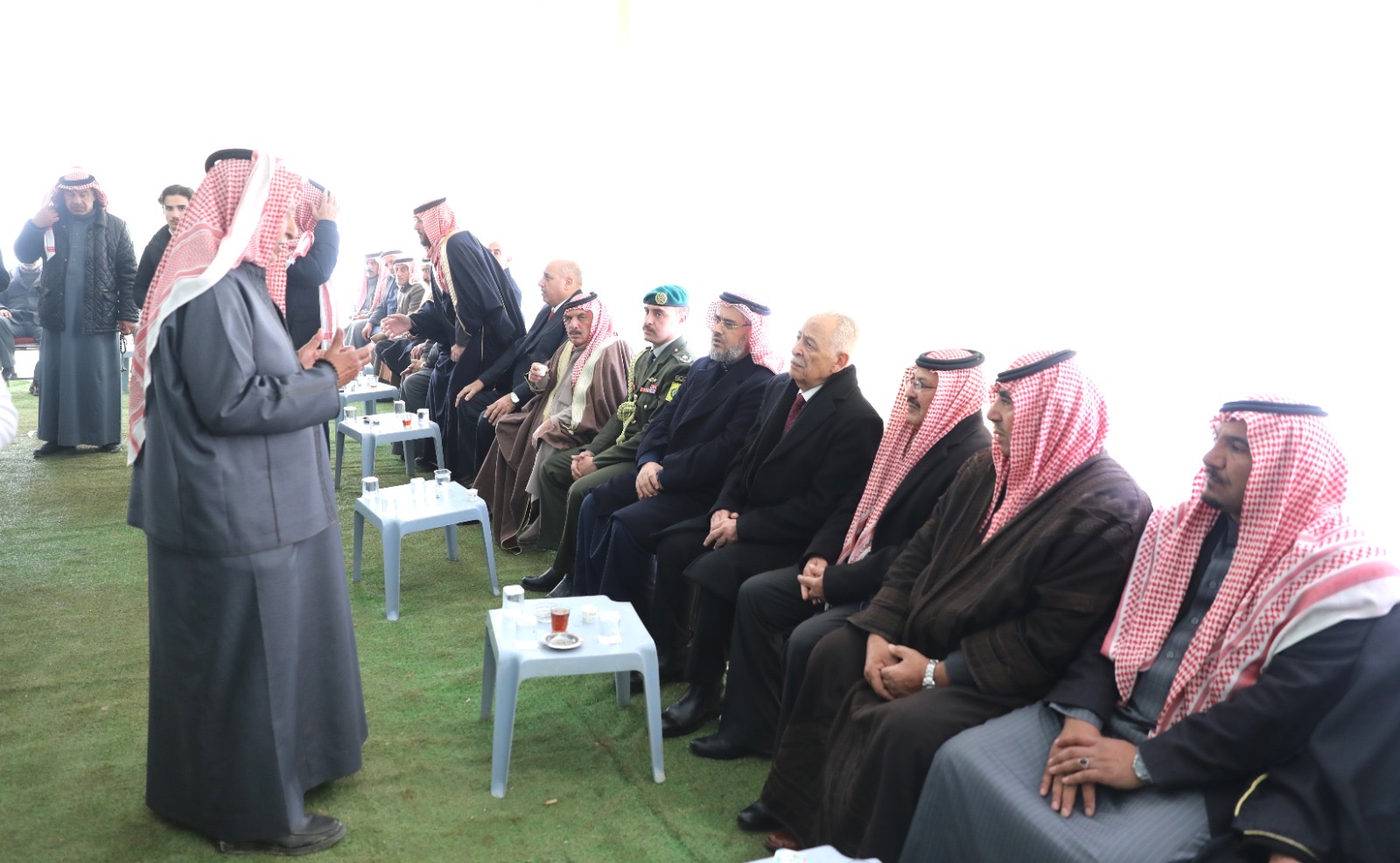 *مندوبا عن الملك وولي العهد...العيسوي يعزي عشيرة الفايز*