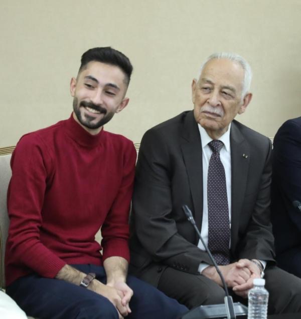 صورة حول : 6 ساعات من الإصغاء السياسي .. أبو الحسن يعيد تعريف الشراكة بين الدولة والشباب 6 ساعات من الإصغاء السياسي .. أبو الحسن يعيد تعريف الشراكة بين الدولة والشباب