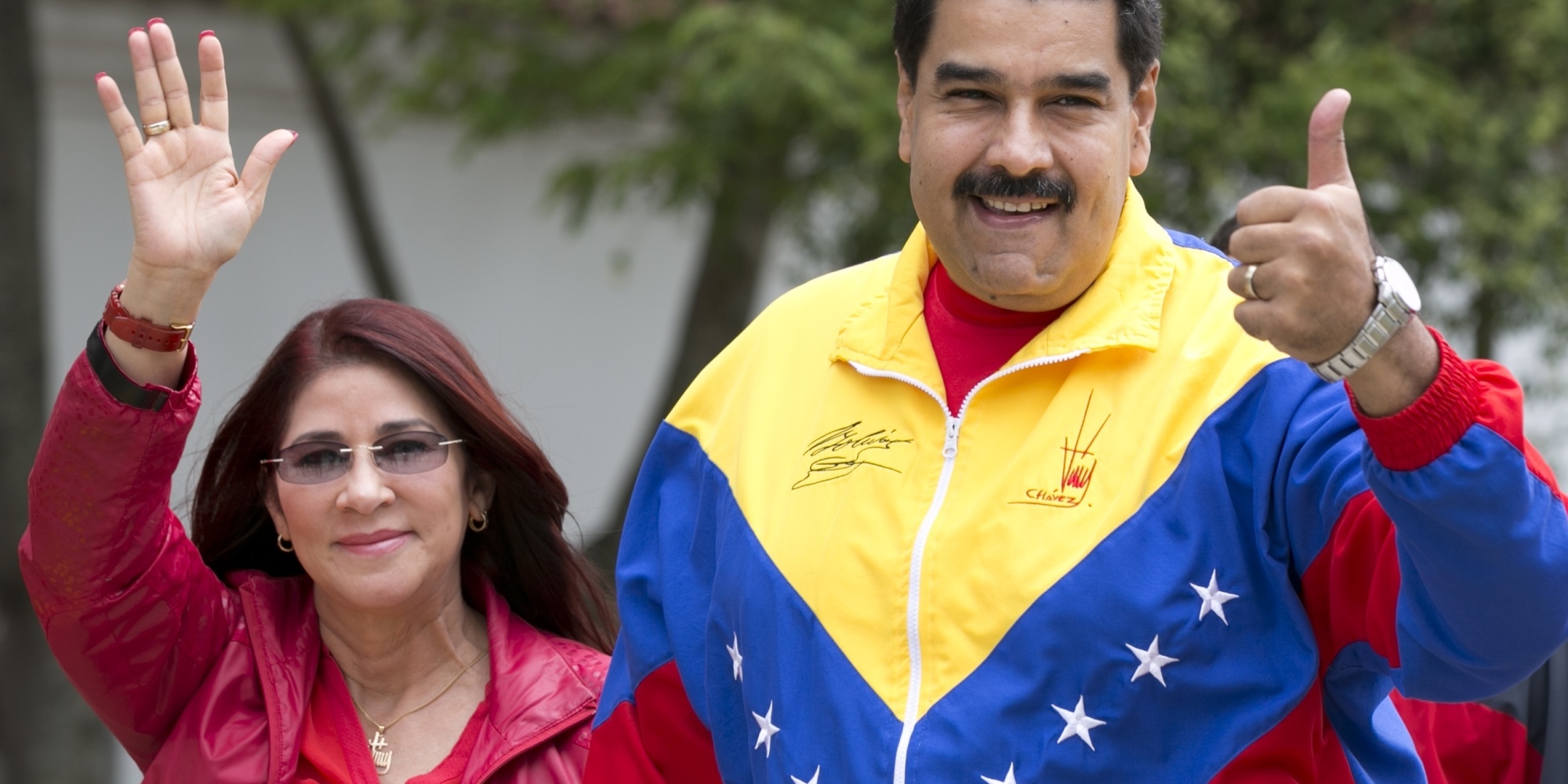 صورة حول : عاجل -ترامب يعلن اعتقال رئيس فنزويلا وزوجته واقتيادهما للخارج عاجل -ترامب يعلن اعتقال رئيس فنزويلا وزوجته واقتيادهما للخارج