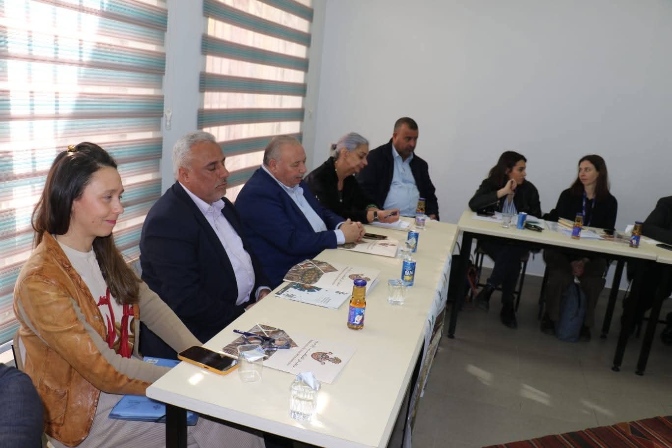 لجنة أكاديمية من جامعتي بولونيا ورافينا الإيطاليتين تزور معهد الفسيفساء