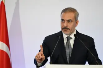 تركيا تحذر: توسيع محادثات إيران النووية قد يؤدي لحرب