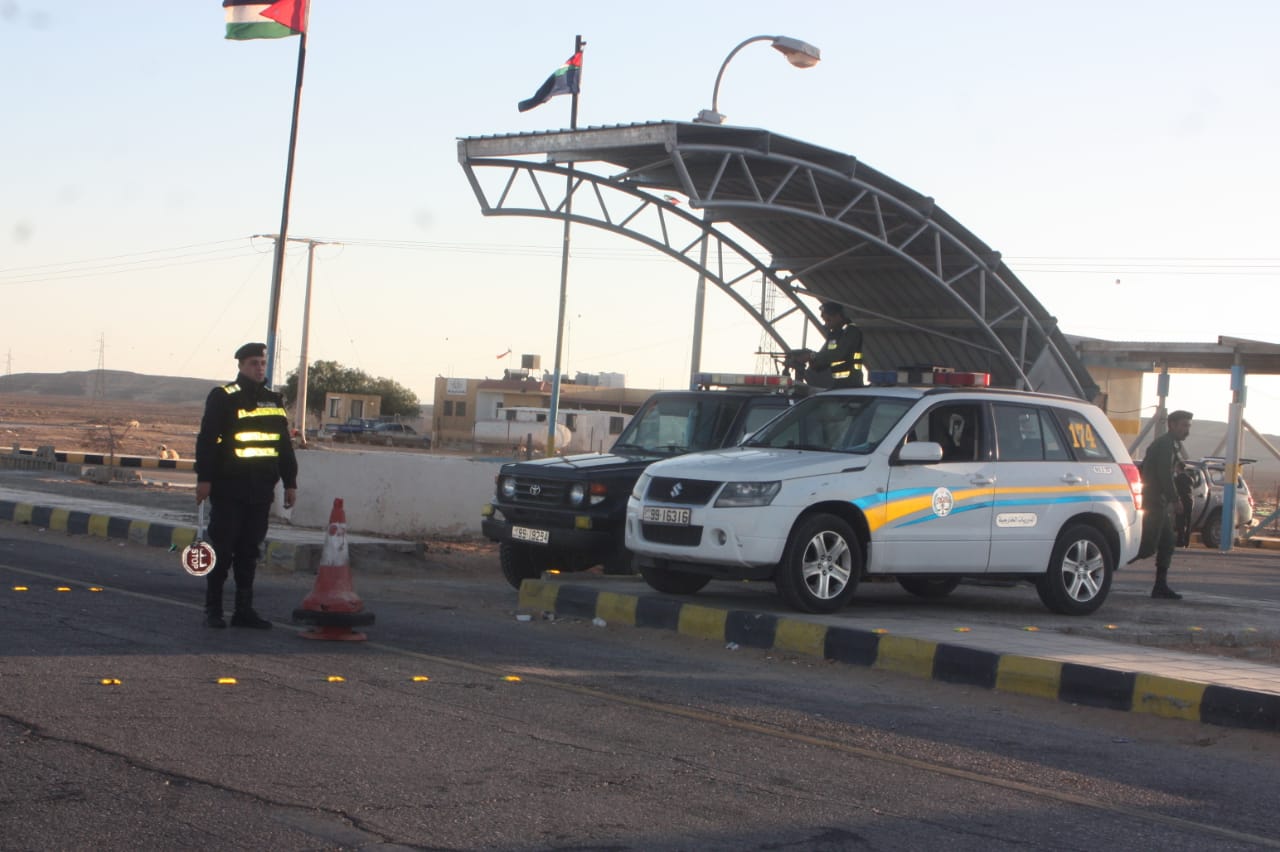 صورة حول : إصابتان بحادثين وتحرير مخالفة سرعة 189 كم/س على الطريق الخارجية إصابتان بحادثين وتحرير مخالفة سرعة 189 كم/س على الطريق الخارجية