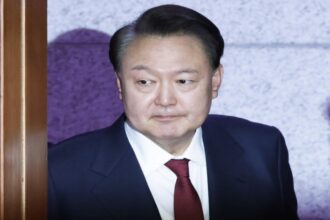 يون سوك يول يستأنف حكم السجن المؤبد بعد إدانته بالتمرد