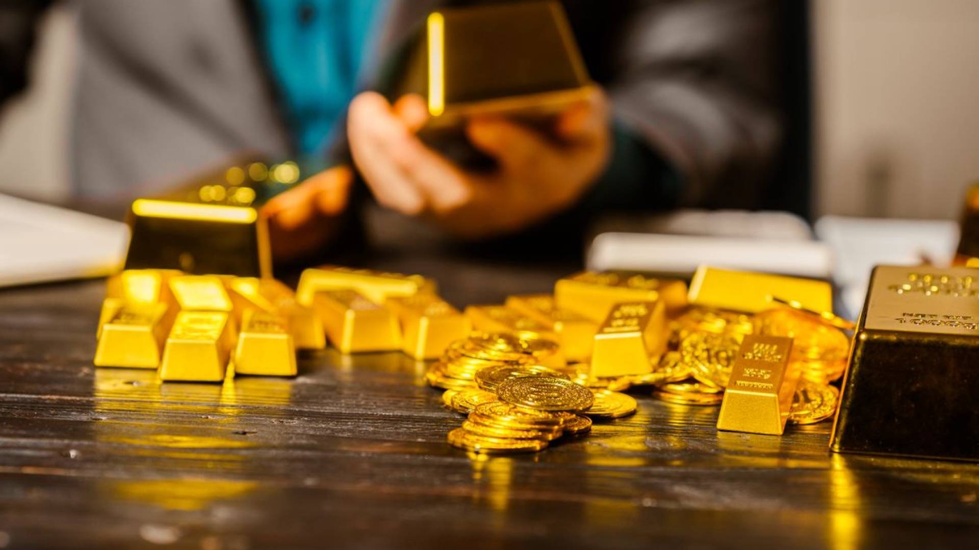 جيه. بي مورجان: الذهب قد يصل إلى 6300 دولار والأمل مستمر بالفضة