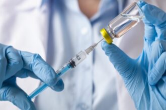 روسيا تسجل لقاحًا جديدًا متعدد التكافؤ للإنفلونزا