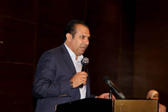 نواف العجارمة يحذر الطلبة من مخاطر المخدرات ويطلق خطة وقائية