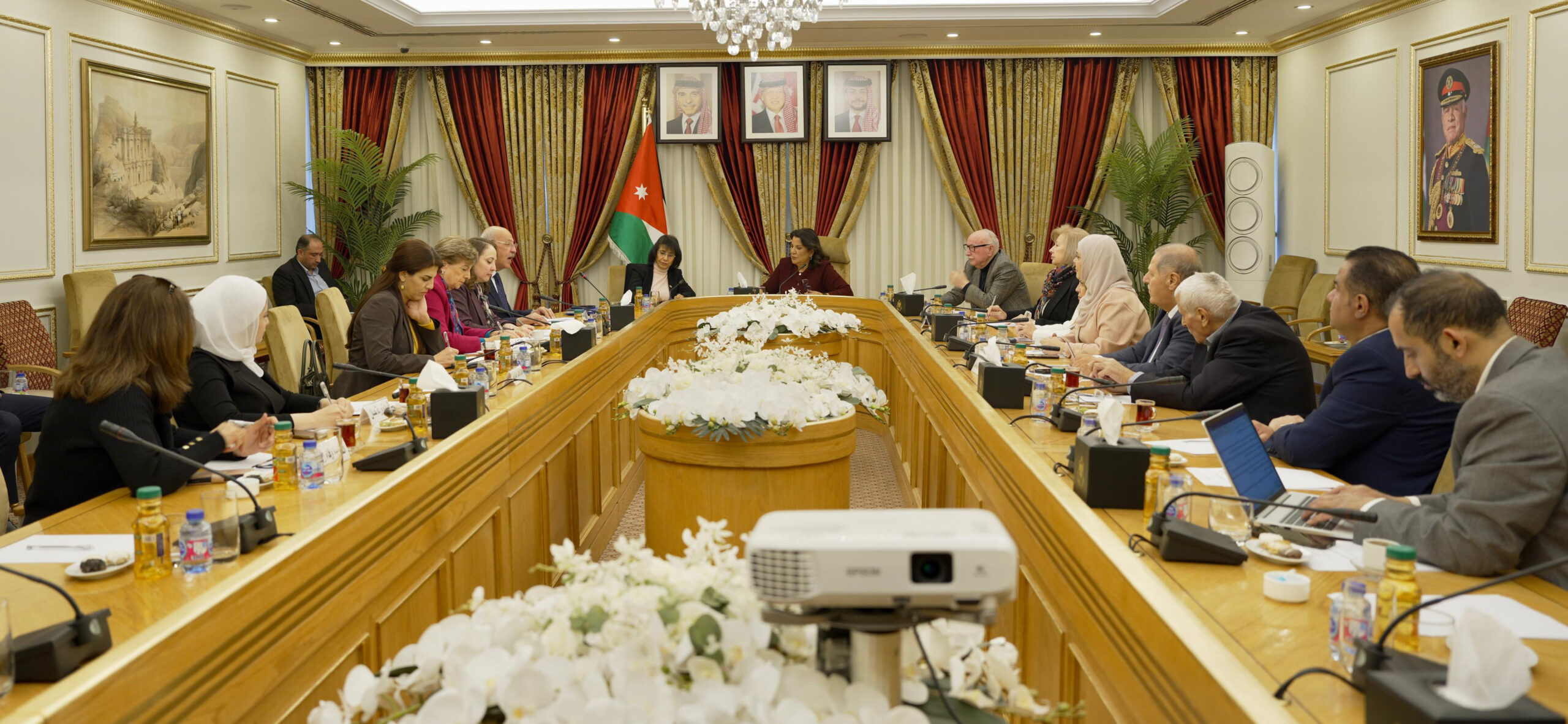 لجنة المرأة في الأعيان تبحث تعزيز حقوق الأردنيات