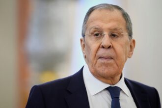 لافروف يتهم كييف بمحاولة اغتيال جنرال