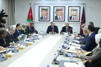 الإدارية والبيئة النيابيتان تناقشان خطط تنفيذ الاستراتيجية الوطنية للنظافة