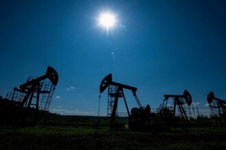 تراجع أسعار النفط عالميًا