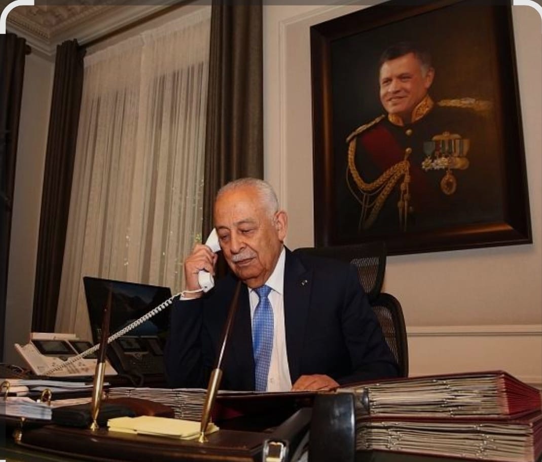 صورة حول : *العيسوي ينقل تعازي الملك وولي العهد إلى عشيرة المطرمي* *العيسوي ينقل تعازي الملك وولي العهد إلى عشيرة المطرمي*