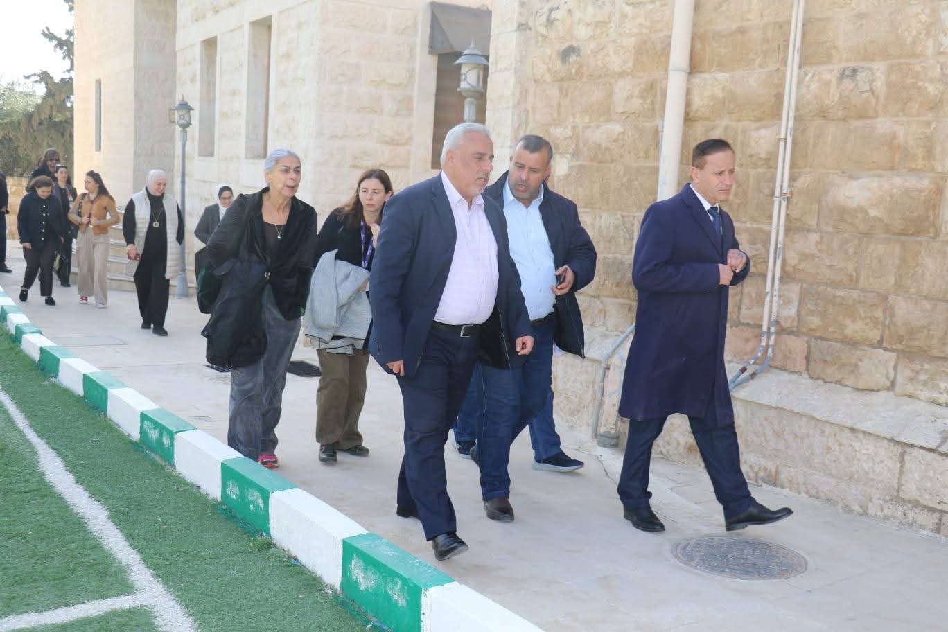 لجنة أكاديمية من جامعتي بولونيا ورافينا الإيطاليتين تزور معهد الفسيفساء