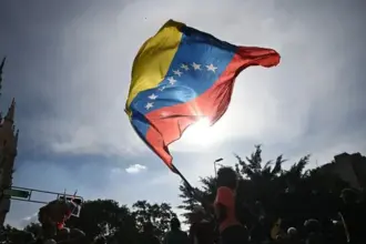 كوبيون يغادرون فنزويلا بضغط أمريكي