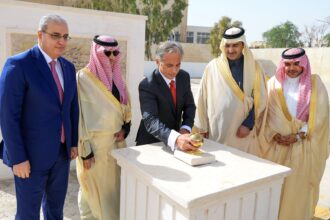 عاجل | جعفر حسان يضع حجر الأساس لمستشفى الأمير فيصل في الرصيفة