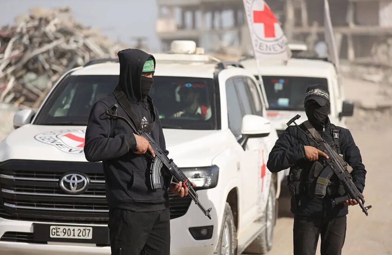 حماس توافق على بدء نزع سلاحها في غزة اعتباراً من مارس