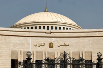 البرلمان المصري يطالب بعودة العلماء من الخارج لسد فجوة حادة