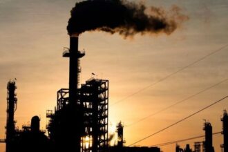 ارتفاع طفيف على أسعار النفط وسط توتر أميركي إيراني