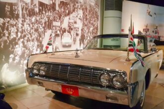 متحف السيارات الملكي يخفض ضريبة استيراد السيارات الكلاسيكية