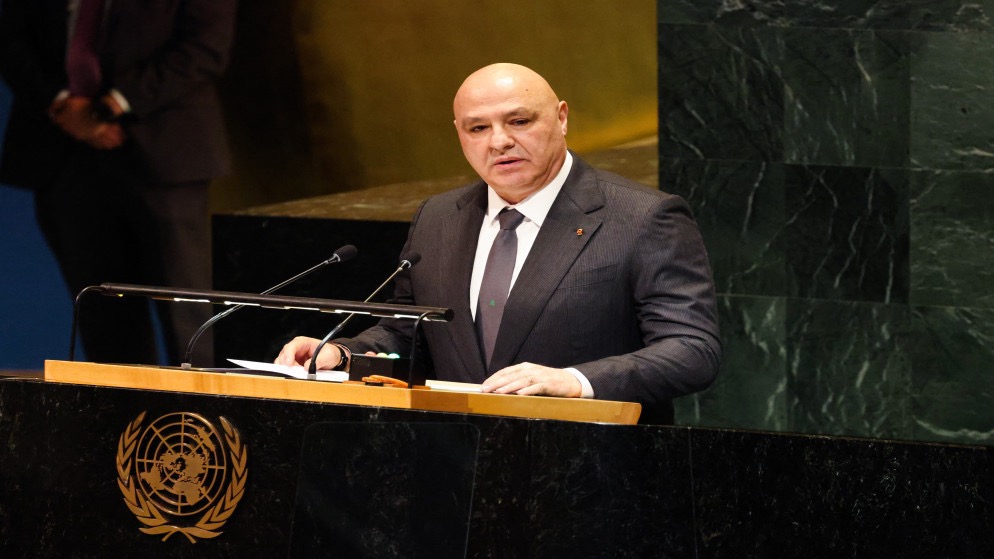 صورة حول : عون يدين الغارات وحزب الله يطالب بتعليق اللجنة عون يدين الغارات وحزب الله يطالب بتعليق اللجنة