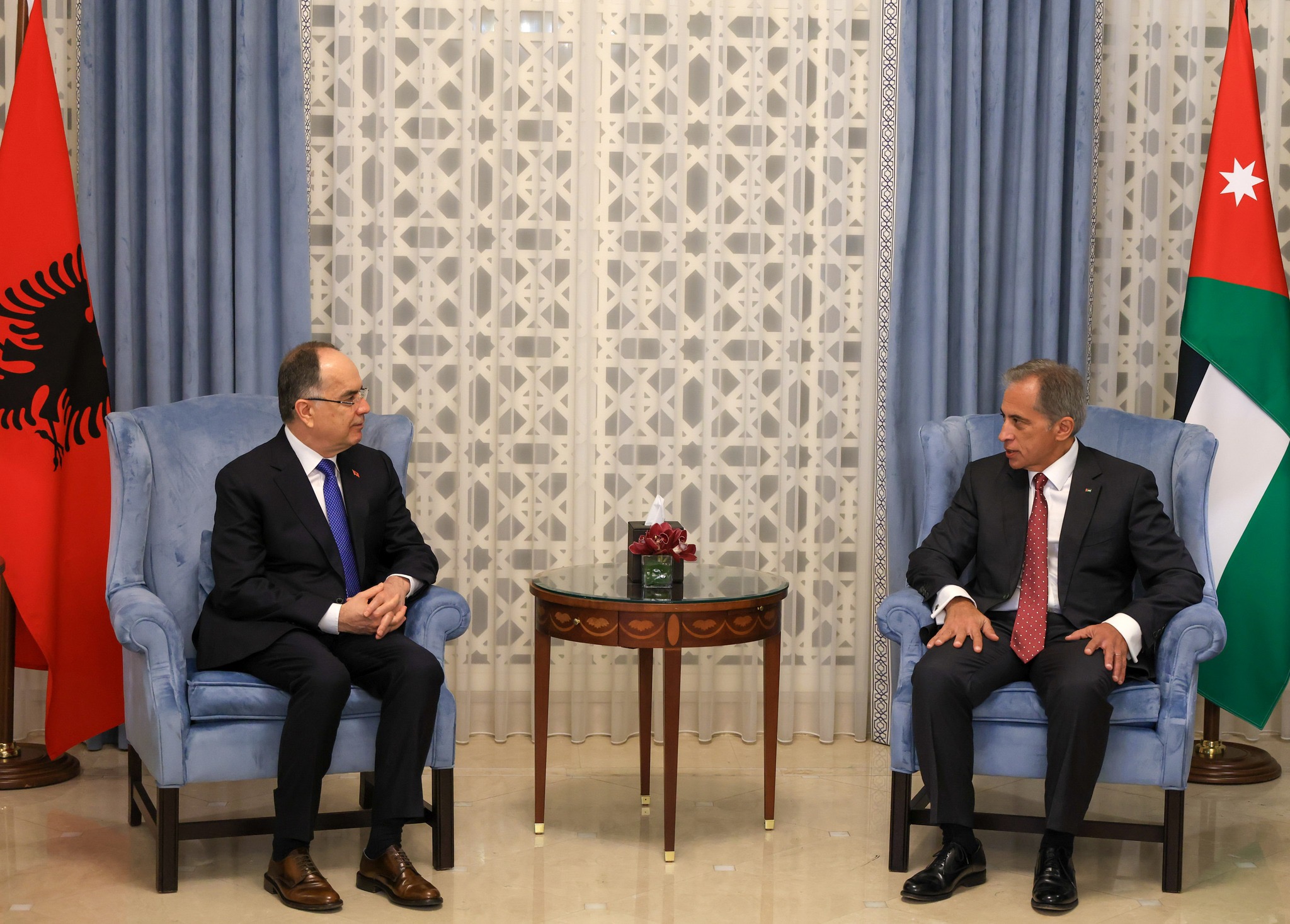 عاجل | جعفر حسان يستقبل الرئيس الألباني لتعزيز العلاقات الثنائية