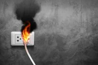 عاجل | شاحن يحرق منزلاً ويتسبب بوفاة 3 أطفال وإصابة آخرين