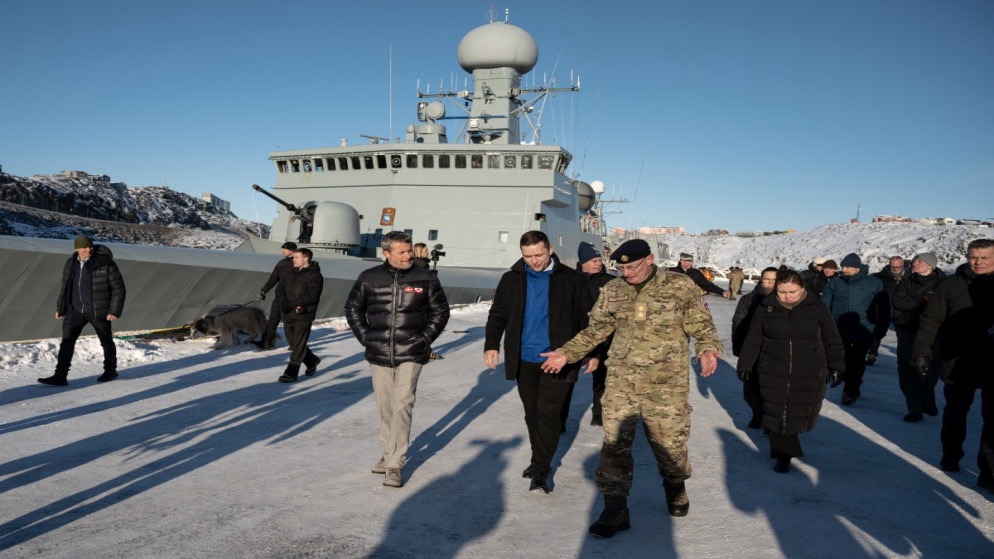 ترامب يعلن إرسال سفينة مستشفى إلى غرينلاند