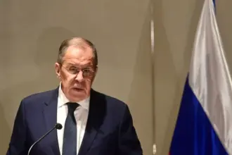 لافروف يستبعد هدوء الشرق الأوسط قريبًا