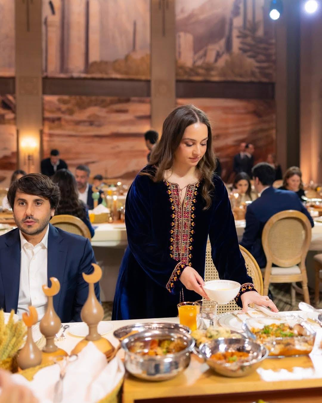 الملكة رانيا تشارك صورًا من إفطار العائلة عبر إنستغرام .. صور