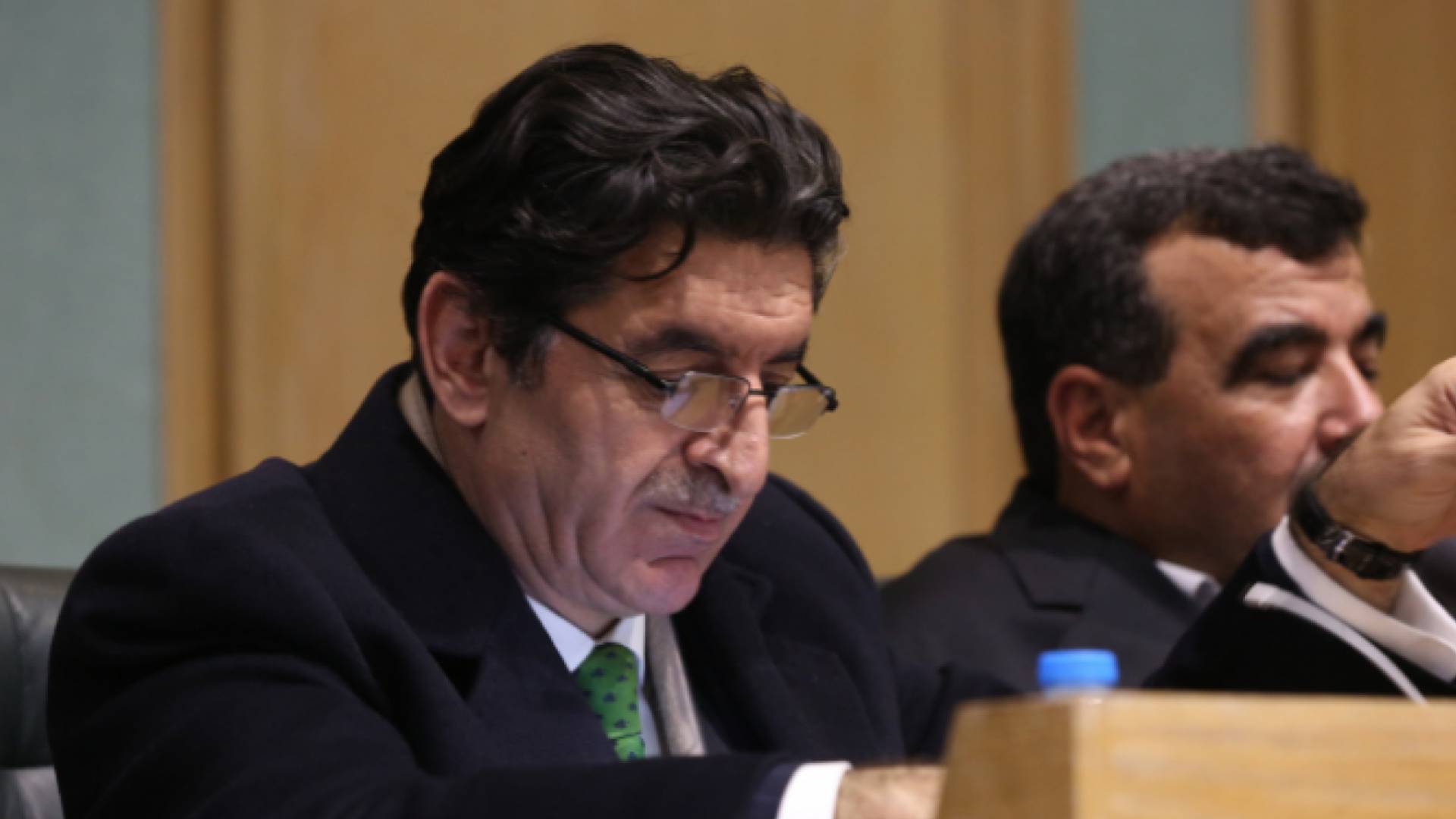 صورة حول : الخلايلة يقترح تأجيل التصويت على مادة تسعيرة الغاز الخلايلة يقترح تأجيل التصويت على مادة تسعيرة الغاز