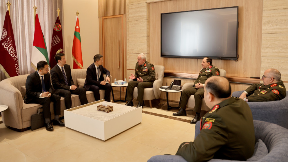 صورة حول : الحنيطي يؤكد تعزيز التعاون الدفاعي مع نورينكو الحنيطي يؤكد تعزيز التعاون الدفاعي مع نورينكو