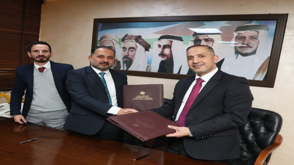 صورة حول : سلطة وادي الأردن توقّع اتفاقيات تزويد مياه سلطة وادي الأردن توقّع اتفاقيات تزويد مياه