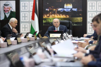 مجلس الوزراء الفلسطيني يحذر