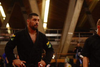 فواز حدادين يرفع راية الأردن في الجيوجيتسو