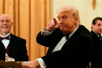 تعرفة ترامب الجديدة تربك الحلفاء وتمنح الصين والبرازيل مكاسب