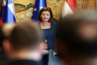 وزيرة الخارجية السلوفينية: منع تدهور وقف إطلاق النار في غزة أولوية