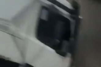 عاجل | تدهور تريلا عند جسر الفردوس