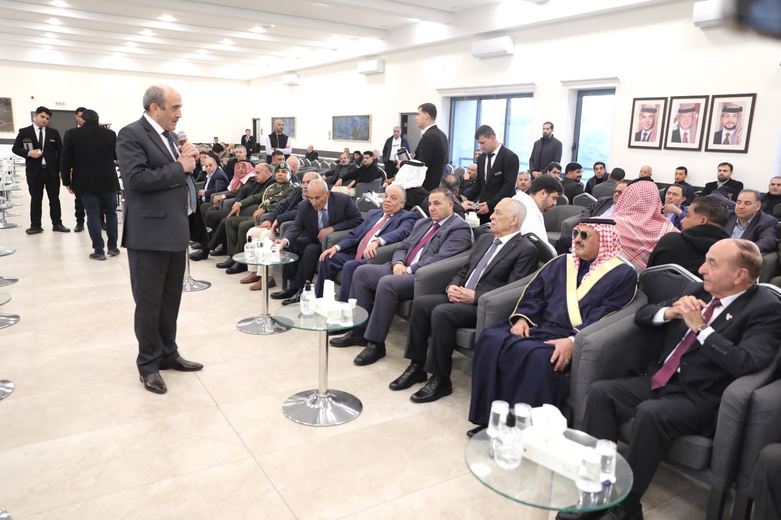 صورة حول : *مندوبا عن الملك وولي العهد...العيسوي يعزي عشيرة النهار/ عباد* *مندوبا عن الملك وولي العهد...العيسوي يعزي عشيرة النهار/ عباد*