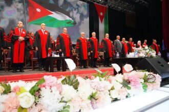 بالصور ... دولة الكباريتي يرعى اليوم الأول لإحتفال عمان الأهلية بتخريج طلبتها للفصل الأول من الفوج 33