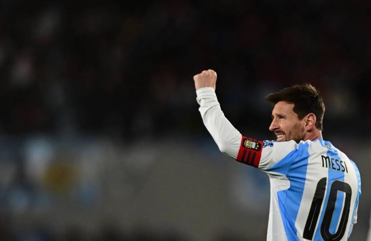 ميسي يكشف كواليس فرصة تمثيل إسبانيا وتمسكه بالأرجنتين