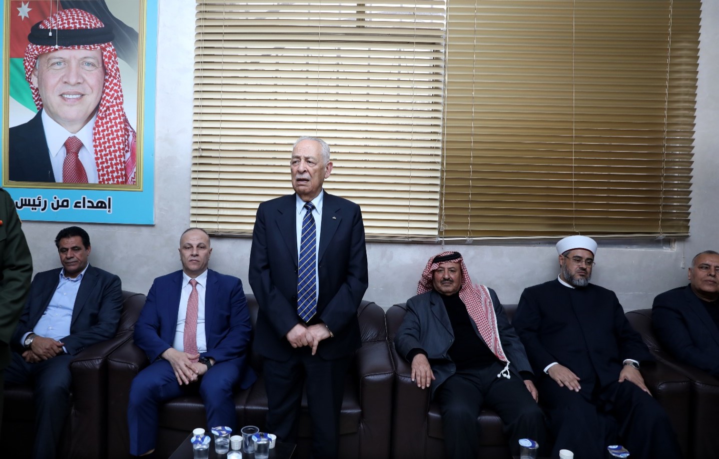 صورة حول : مندوبا عن الملك وولي العهد.. العيسوي يعزي عشائر الربطة والدبوبي والحوراني والجعافرة مندوبا عن الملك وولي العهد.. العيسوي يعزي عشائر الربطة والدبوبي والحوراني والجعافرة