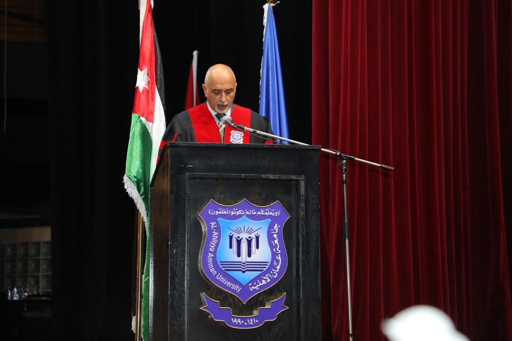 بالصور.. دولة الكباريتي يرعى اليوم الثاني لإحتفال عمان الاهلية بتخريج طلبة الفصل الاول من الفوج 33