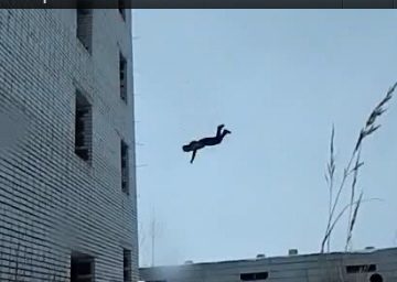 عاجل | سقوط شخص من مبنى سكني في إربد