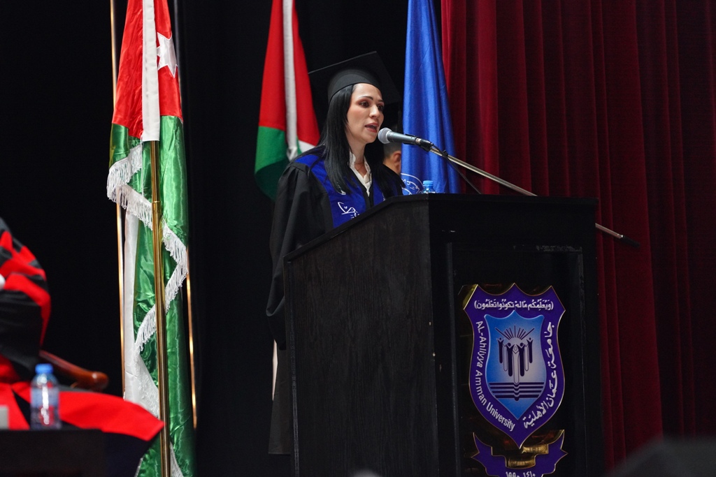 بالصور ... دولة الكباريتي يرعى اليوم الأول لإحتفال عمان الأهلية بتخريج طلبتها للفصل الأول من الفوج 33