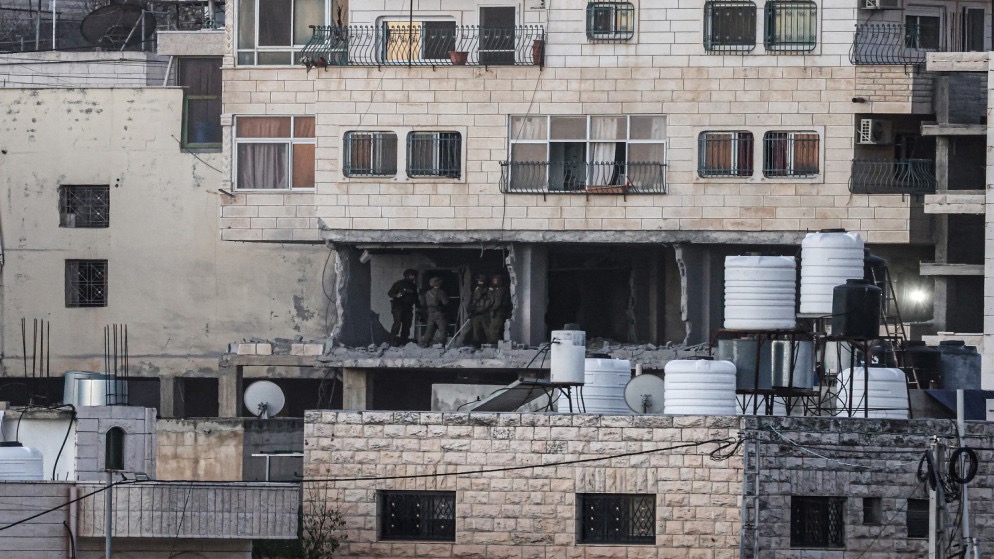 صورة حول : قوات الاحتلال تعتقل 30 فلسطينياً بينهم نساء بالضفة قوات الاحتلال تعتقل 30 فلسطينياً بينهم نساء بالضفة