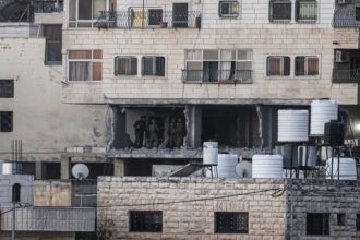 الاحتلال الإسرائيلي يعتقل أكثر من 20 فلسطينياً بالضفة الغربية