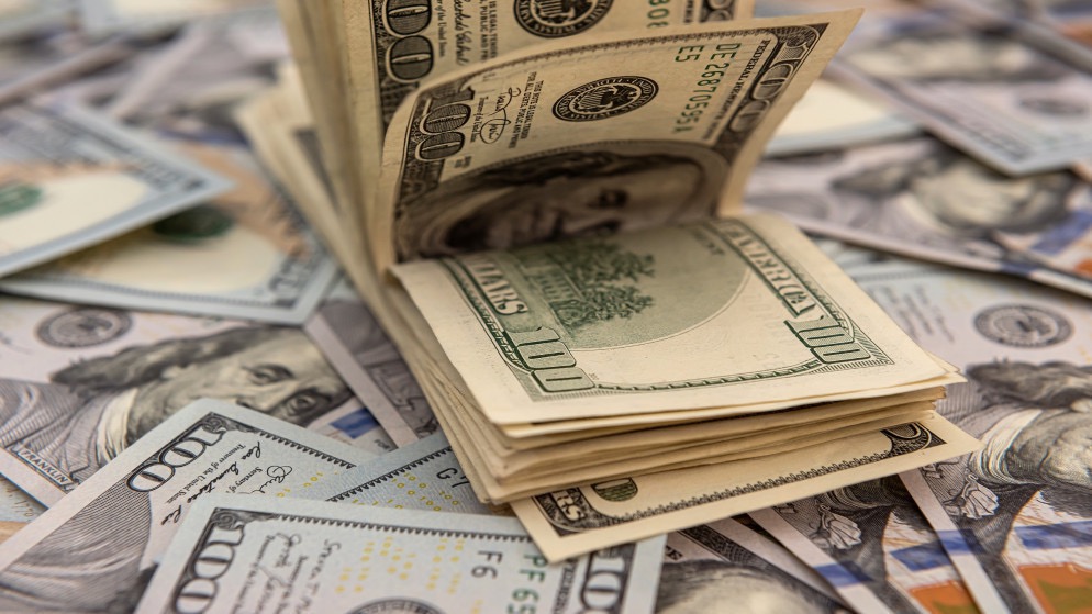 صورة حول : الدولار يحافظ على مكاسبه مع تراجع أسعار الذهب والفضة الدولار يحافظ على مكاسبه مع تراجع أسعار الذهب والفضة