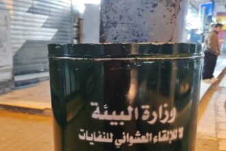 بلدية جرش الكبرى تبدأ تركيب سلال النفايات في الوسط التجاري